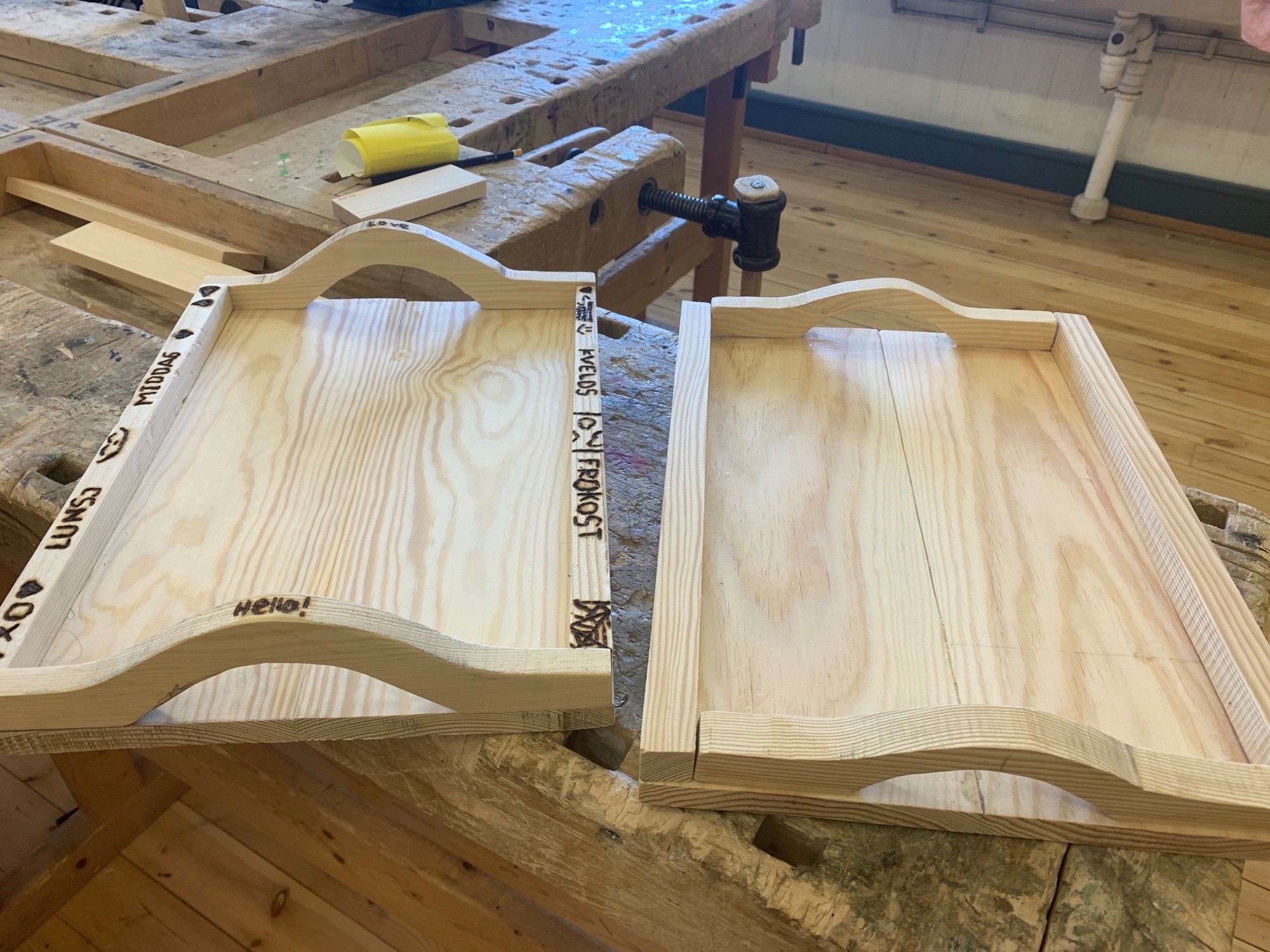 elevarbeid serveringsbrett